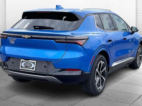 Used 2025 Chevrolet Equinox EV LT w/ Convenience Package image 11