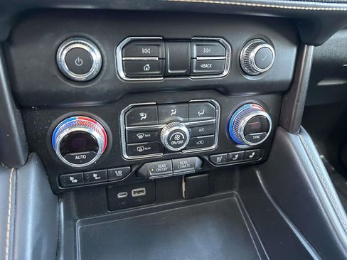 Used 2023 GMC Yukon AT4 w/ Technology Package image 30