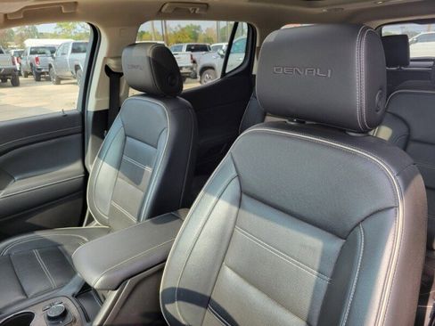 Used 2023 GMC Acadia Denali w/ Denali Ultimate Package image 10