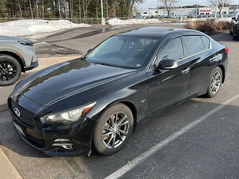 Used 2017 INFINITI Q50 3.0t Premium w/ Driver Assistance Package image 3