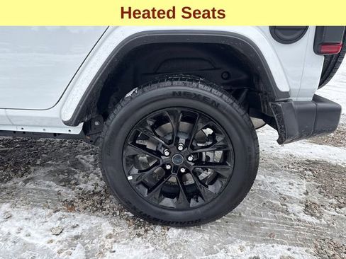 Used 2025 Jeep Wrangler Unlimited Sahara w/ Safety Group image 9