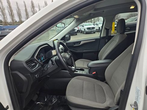 Used 2022 Ford Escape SE w/ SE Sport Appearance Package image 12