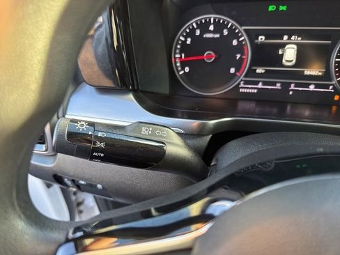 Used 2023 Kia Sorento LX image 21