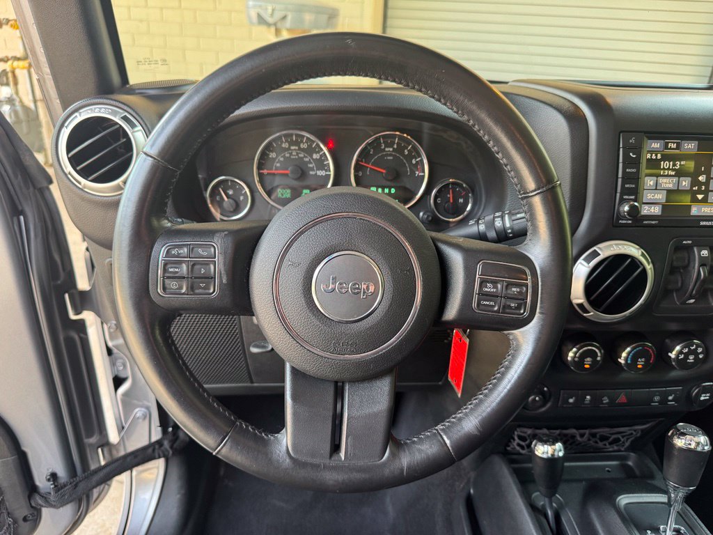 Used 2017 Jeep Wrangler Unlimited Rubicon w/ Connectivity Group AWD/4WD image 16