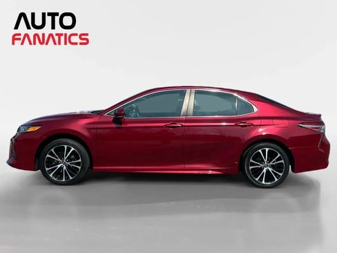 Used 2018 Toyota Camry SE w/ Convenience Package FWD image 2