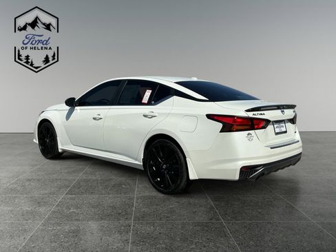 Used 2022 Nissan Altima 2.5 SR w/ Midnight Edition Package AWD/4WD image 3