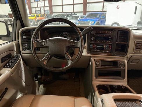 Used 2006 GMC Sierra 2500 SLT w/ Heavy-Duty Power Package image 17
