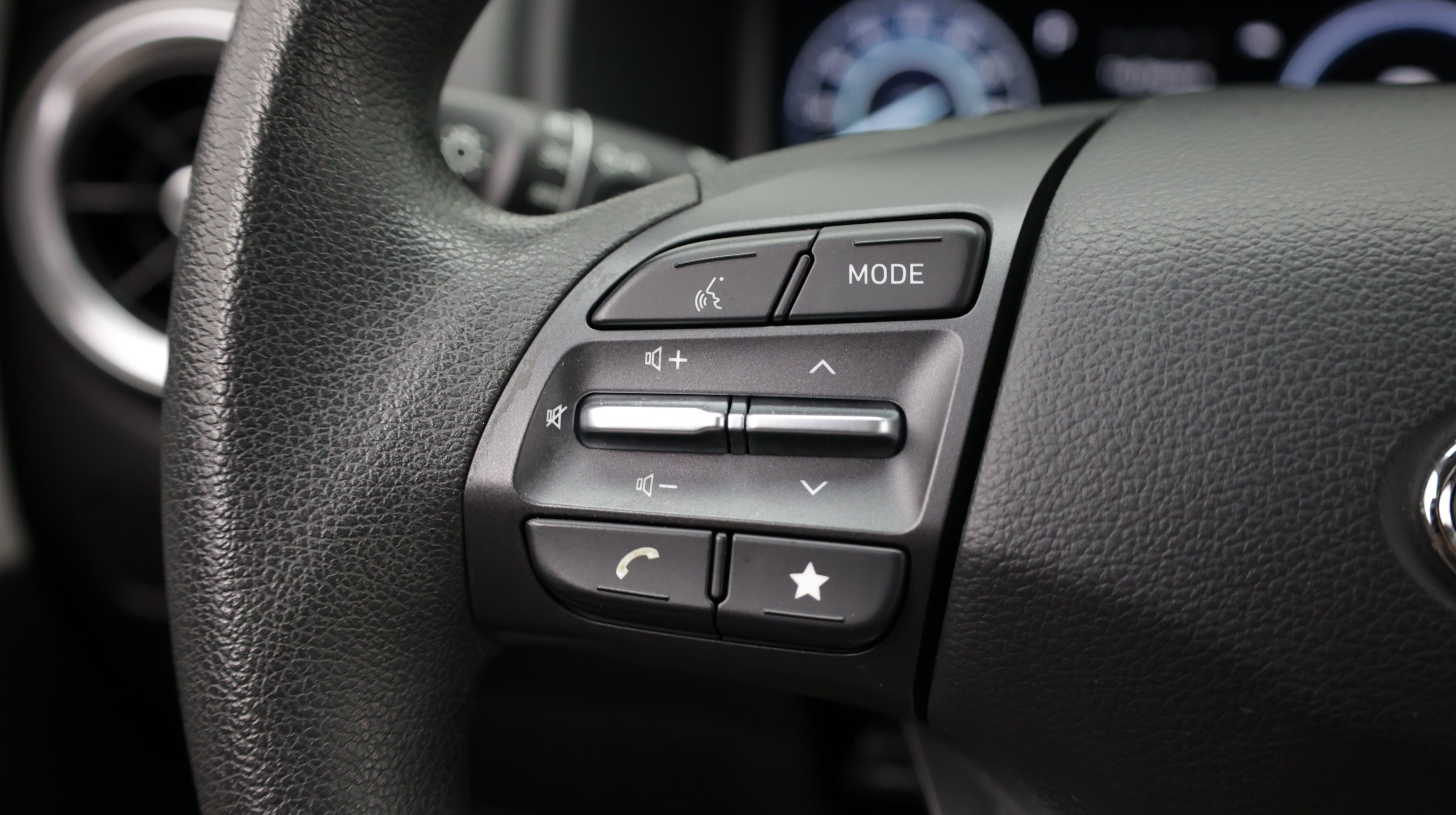 Used 2023 Hyundai Kona SE FWD image 27