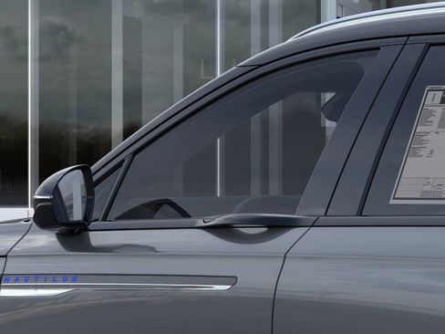 New 2025 Lincoln Nautilus Reserve image 20