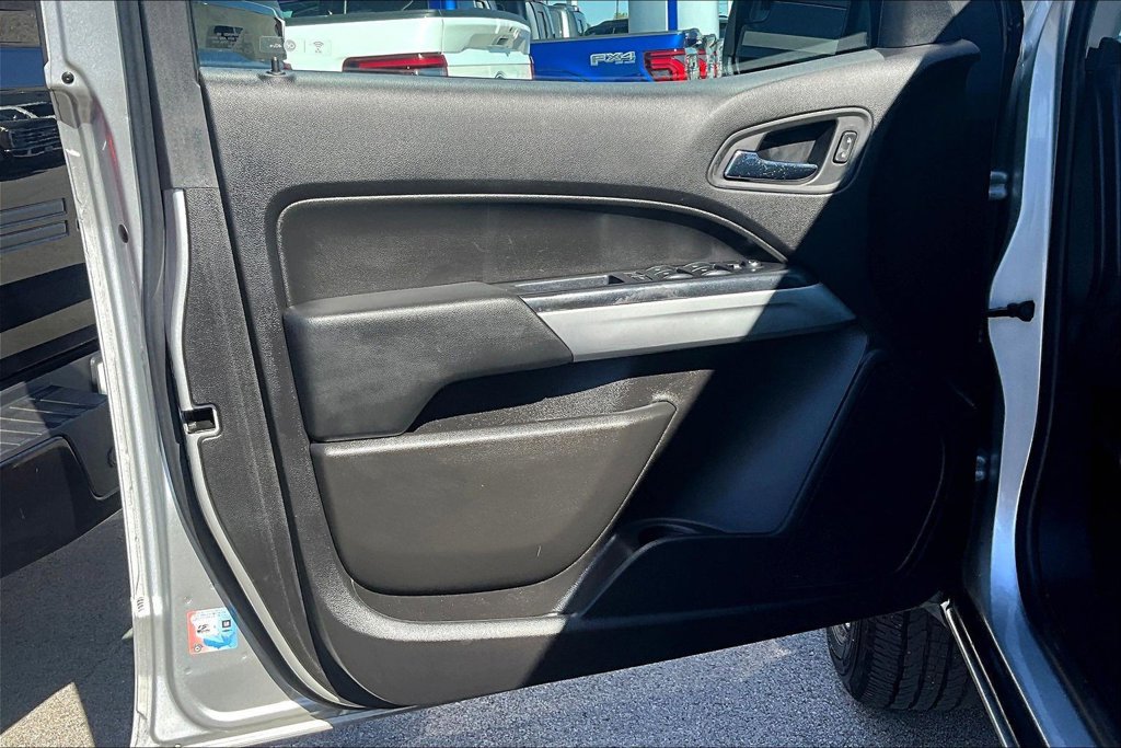 Used 2017 Chevrolet Colorado LT RWD image 18