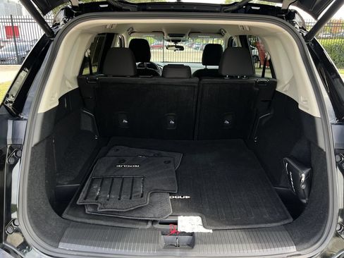 Certified 2025 Nissan Rogue SV FWD image 24