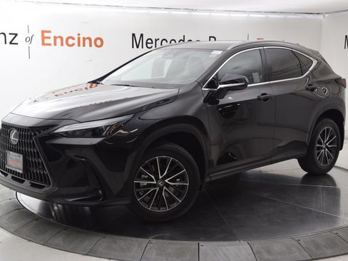 Used 2025 Lexus NX 250 FWD image 2