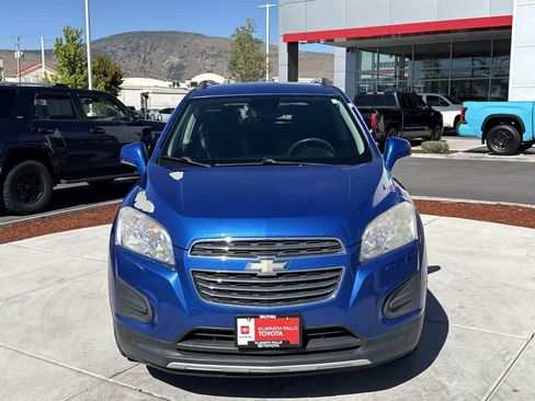 Used 2016 Chevrolet Trax LT w/ LT Convenience Package AWD/4WD image 3