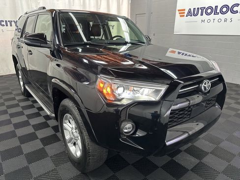 Used 2022 Toyota 4Runner SR5 Premium image 3