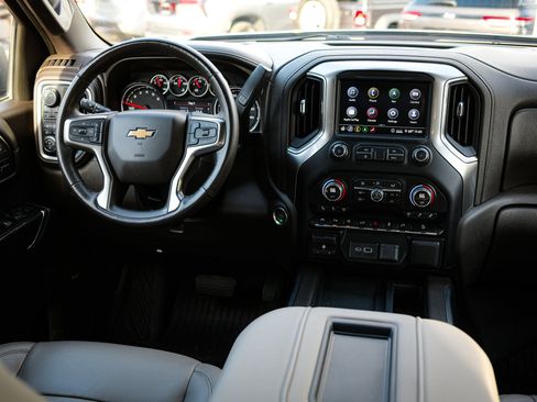 Used 2020 Chevrolet Silverado 1500 LTZ w/ LTZ Premium Package image 26