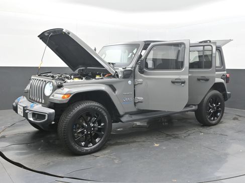 Used 2023 Jeep Wrangler Unlimited Sahara AWD/4WD image 42