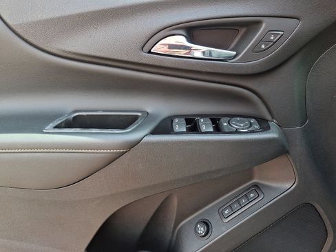 Used 2022 Chevrolet Equinox Premier AWD/4WD image 13