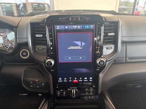 Used 2022 RAM 1500 Laramie AWD/4WD image 17