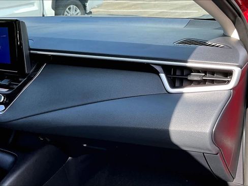 Certified 2025 Toyota Corolla LE image 18