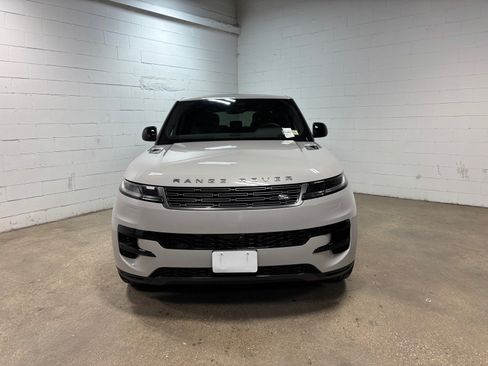 Used 2026 Land Rover Range Rover Sport SE AWD/4WD image 3