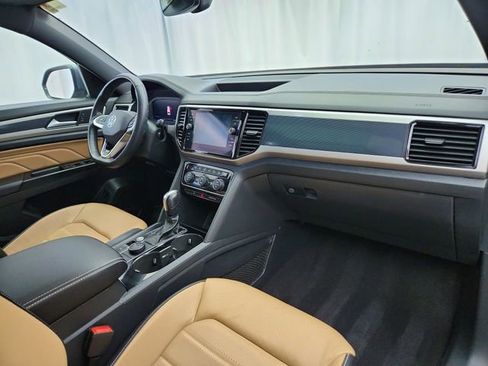 Used 2020 Volkswagen Atlas Cross Sport SEL Premium R-Line AWD/4WD image 33
