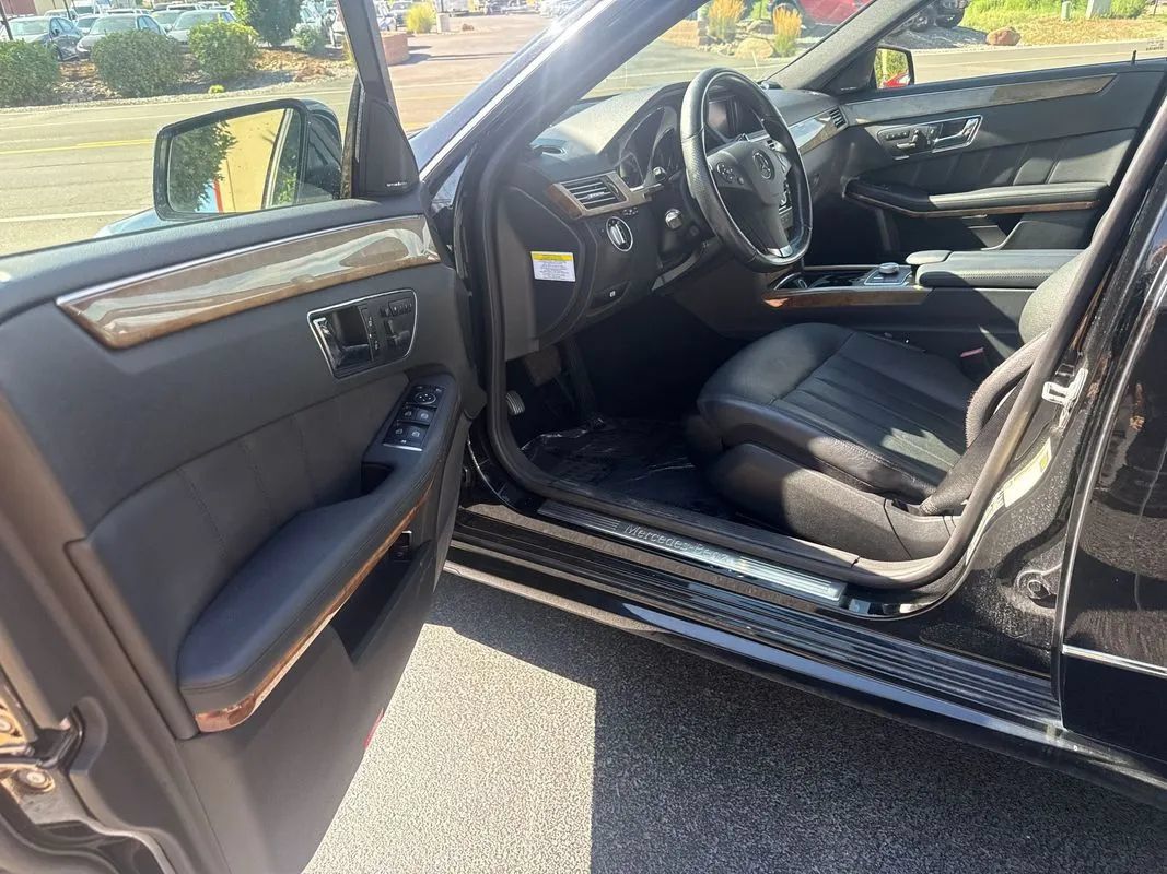 Used 2011 Mercedes-Benz E 550 4MATIC Sedan w/ Premium 2 Pkg image 61