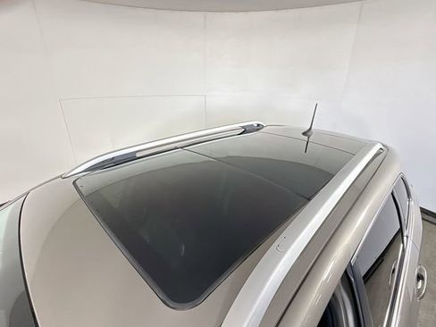 Used 2019 Jeep Cherokee Limited image 23