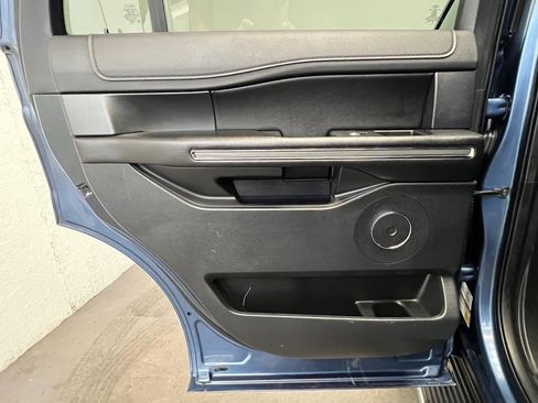 Used 2020 Ford Expedition XLT w/ Equipment Group 202A AWD/4WD image 9