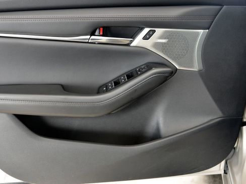 Certified 2025 MAZDA MAZDA3 2.5 Turbo Sedan w/Premium Plus image 14