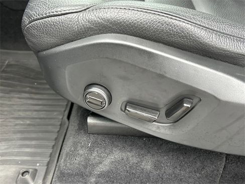 Used 2024 Volvo XC90 B6 Plus image 11