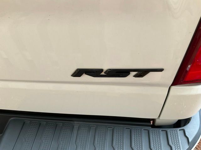Used 2021 Chevrolet Silverado 1500 RST w/ Bed Protection Package AWD/4WD image 9
