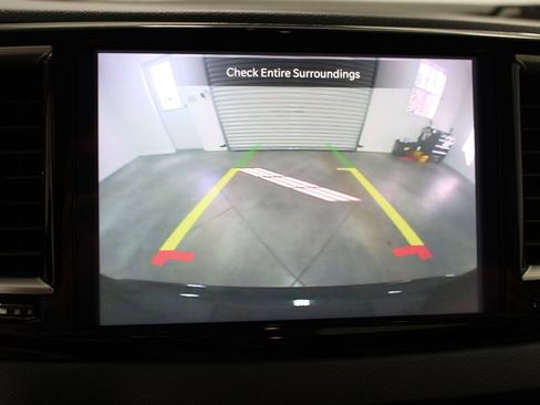 Used 2024 Chrysler Pacifica Touring-L image 50