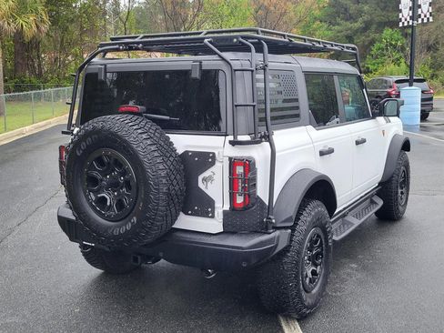 Used 2024 Ford Bronco Badlands image 2