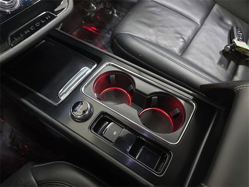 Used 2021 Lincoln Corsair AWD w/ Premium Package image 22