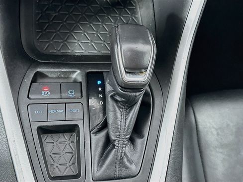 Used 2022 Toyota RAV4 XLE Premium FWD image 25