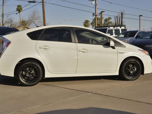 Used 2015 Toyota Prius Three image 5