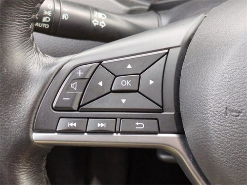 Used 2018 Nissan Rogue SL w/ Premium Package image 26