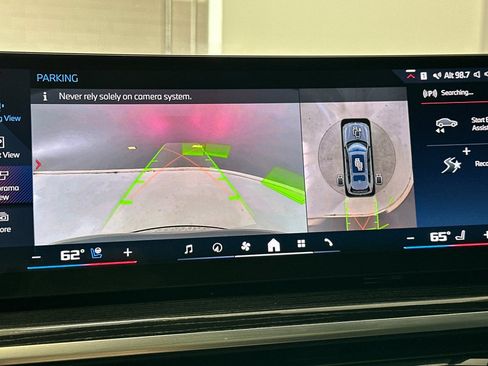 Certified 2025 BMW X7 M60i AWD/4WD image 25