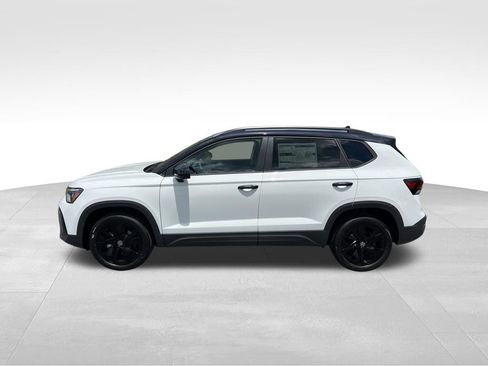 New 2026 Volkswagen Taos SE FWD image 4