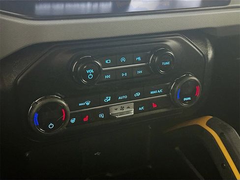 Used 2021 Ford Bronco Badlands image 18