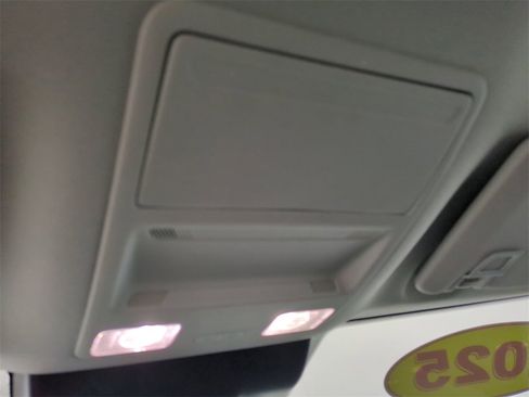 Used 2025 Ford Maverick XL image 22