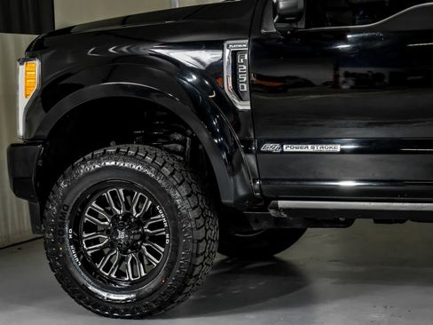 Used 2018 Ford F250 Platinum w/ Platinum Ultimate Package image 13