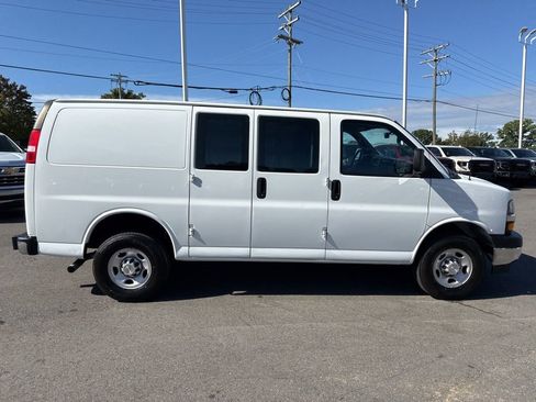 Used 2023 Chevrolet Express 2500 w/ Driver Convenience Package image 6