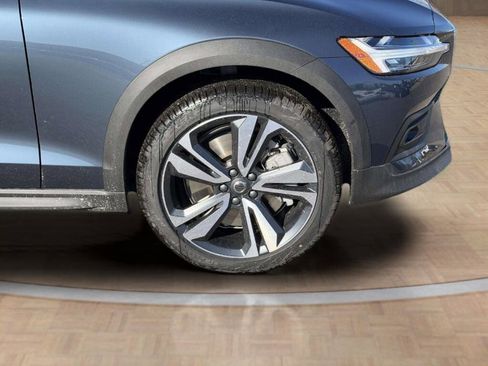 New 2026 Volvo V60 B5 Cross Country Plus w/ Protection Package Premier image 26