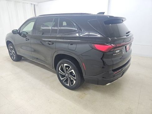 Used 2025 Buick Enclave Sport Touring image 18