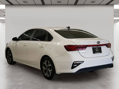 Used 2020 Kia Forte LXS FWD image 4