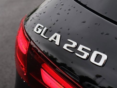 Certified 2025 Mercedes-Benz GLA 250 GLA 250 image 32