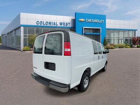 Used 2025 Chevrolet Express 2500 w/ Driver Convenience Package RWD image 5