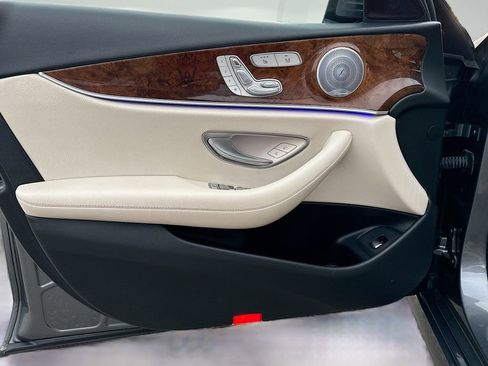 Used 2018 Mercedes-Benz E 300 w/ Premium 1 Package image 21