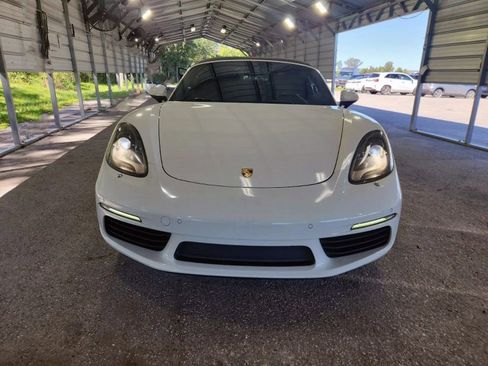 Used 2017 Porsche 718 Boxster image 8